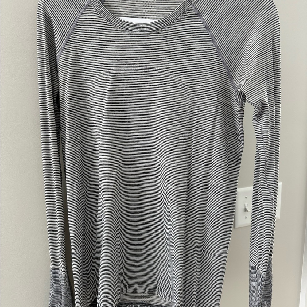 Lululemon Women’s Swiftly Tech Long Sleeve